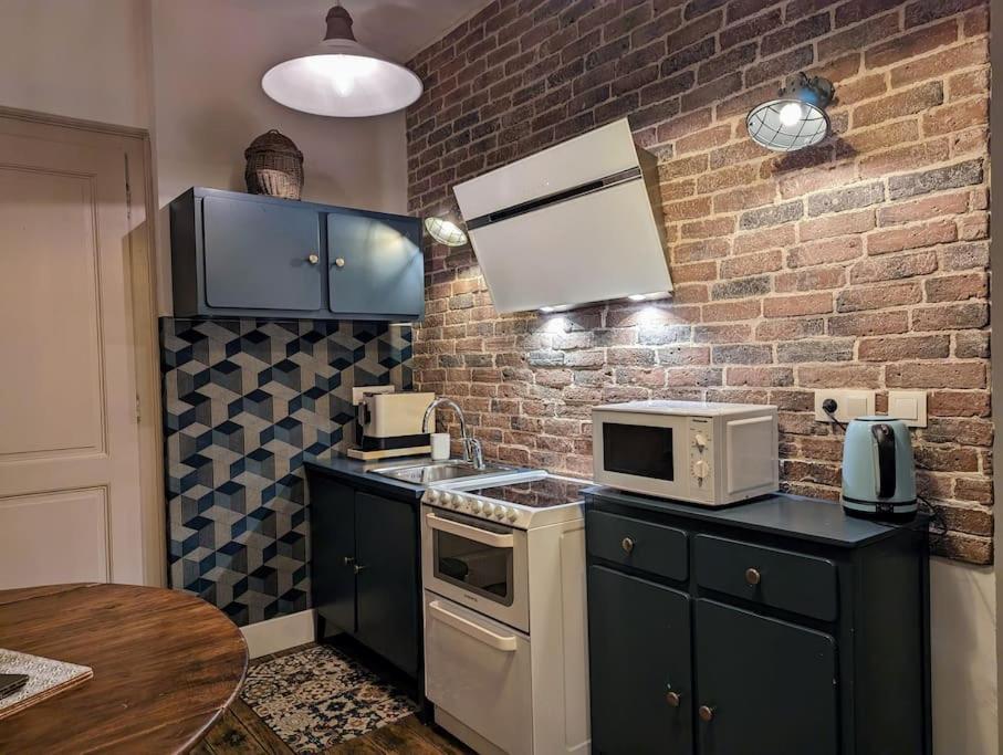 L'Appartement Du Voisin D'Hugo Besançon Kültér fotó