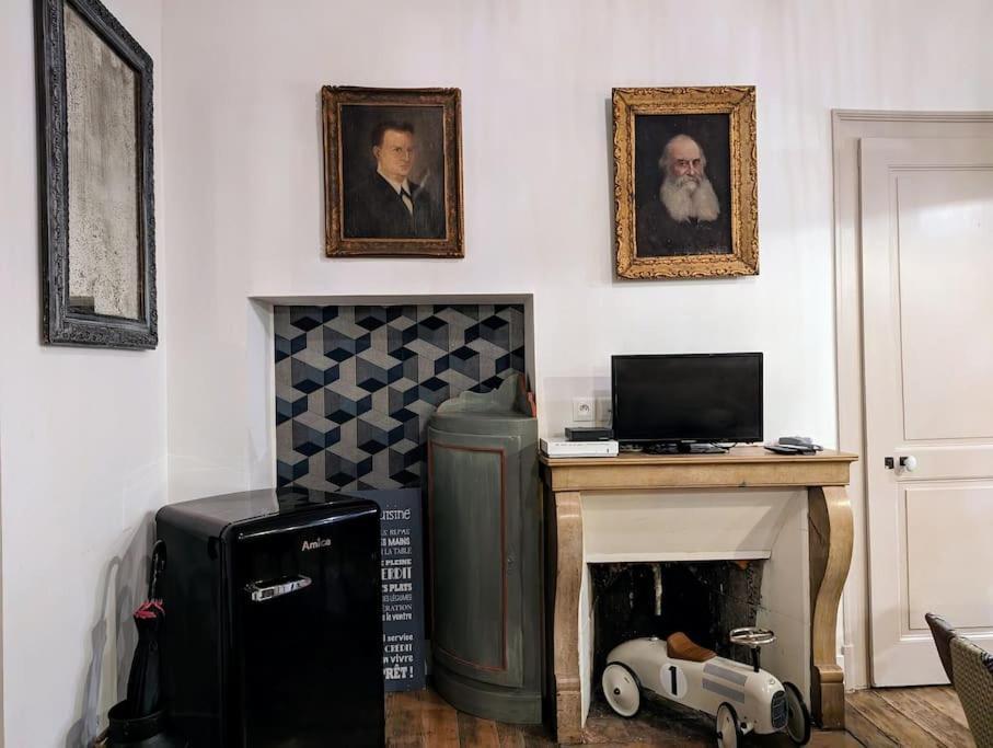 L'Appartement Du Voisin D'Hugo Besançon Kültér fotó