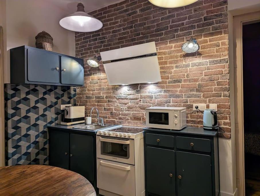 L'Appartement Du Voisin D'Hugo Besançon Kültér fotó
