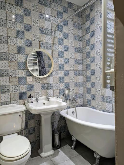 L'Appartement Du Voisin D'Hugo Besançon Kültér fotó